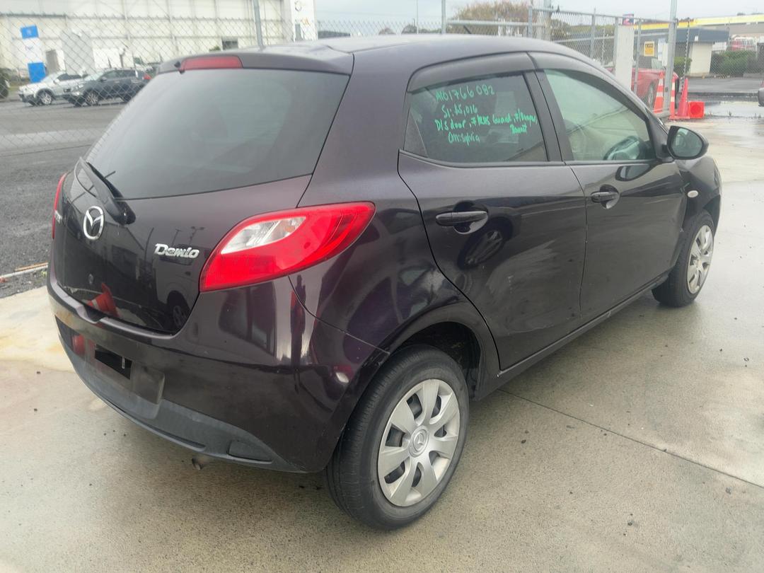 Photo '6' of Mazda Demio