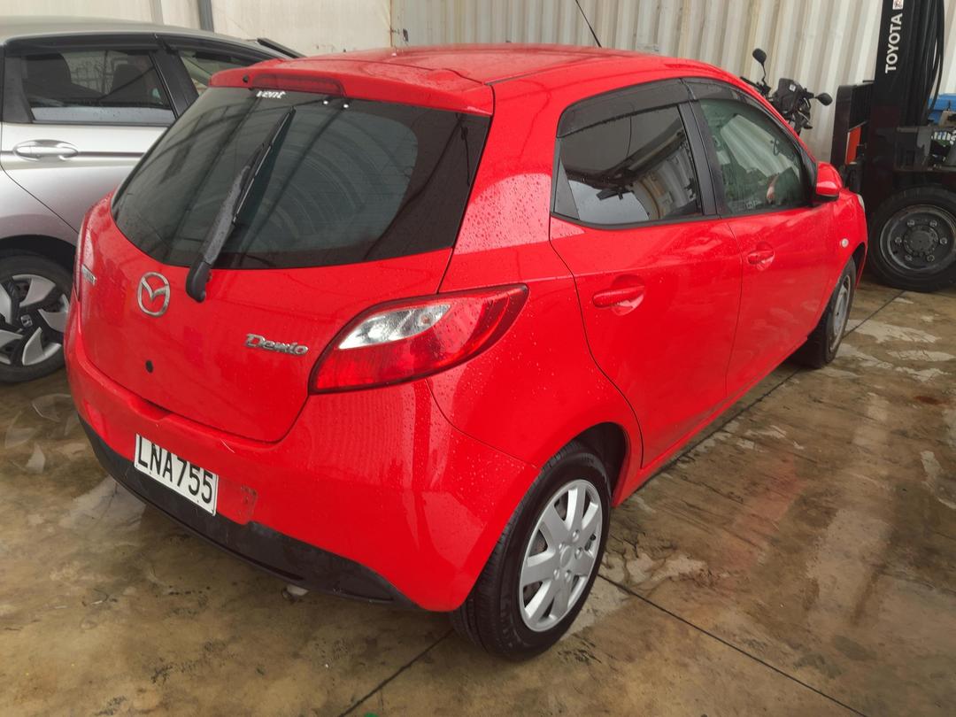 Photo '6' of Mazda Demio