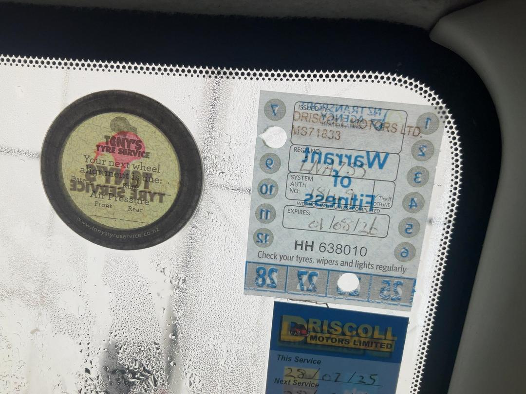 Photo '10' of Mazda Demio