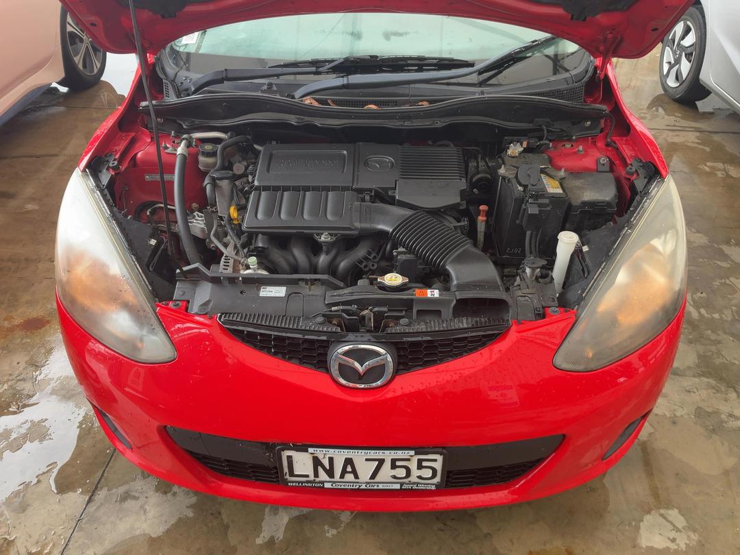 Photo '14' of Mazda Demio