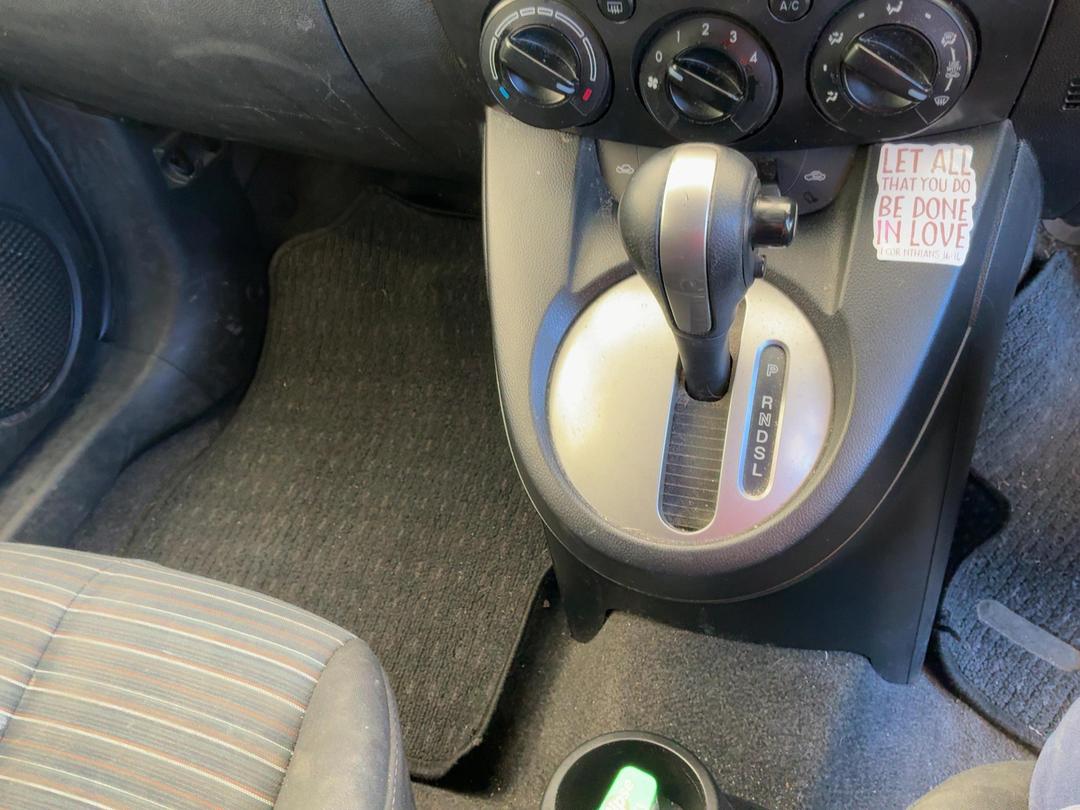 Photo '15' of Mazda Demio