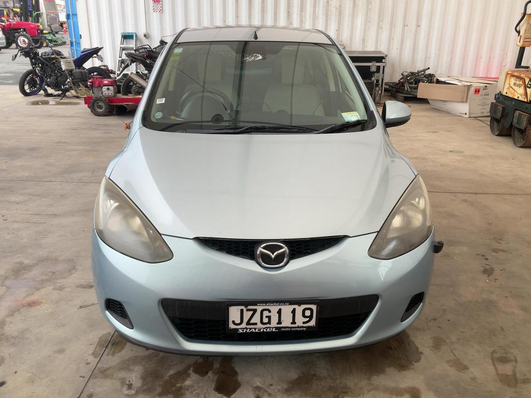 Photo '3' of Mazda Demio Photo '3' of Mazda Demio