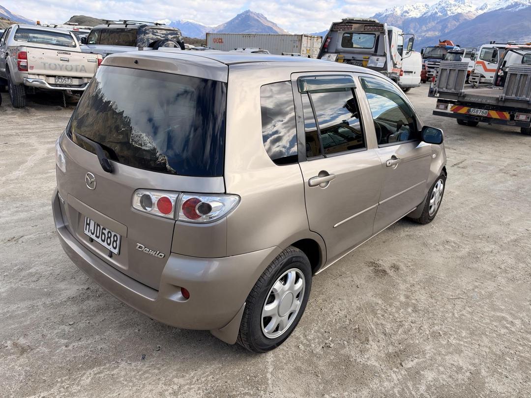 Photo '7' of Mazda Demio Photo '7' of Mazda Demio