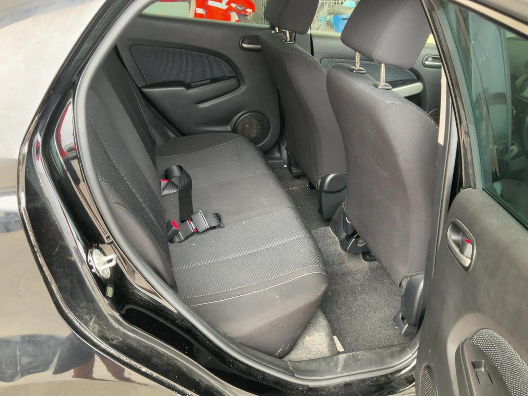 Photo '19' of Mazda Demio Photo '19' of Mazda Demio