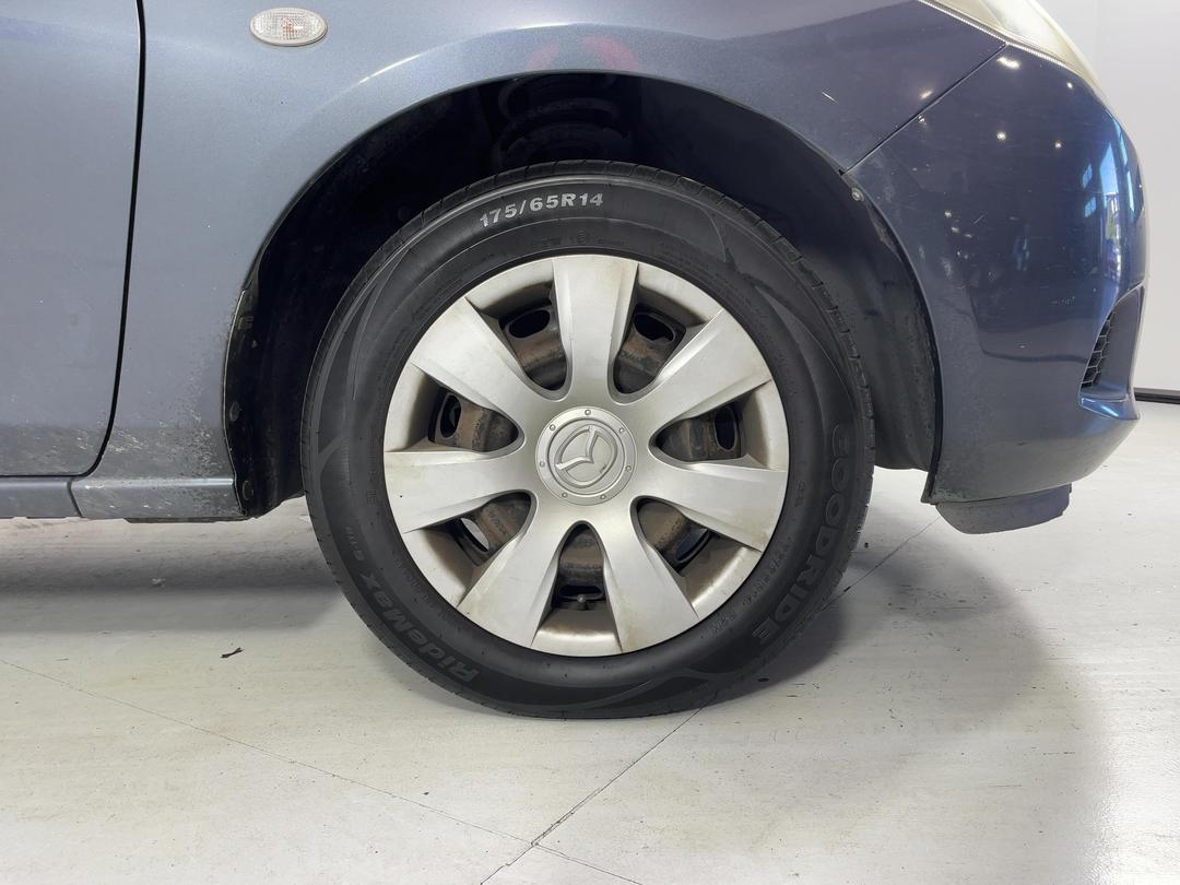 Photo '7' of Mazda Demio