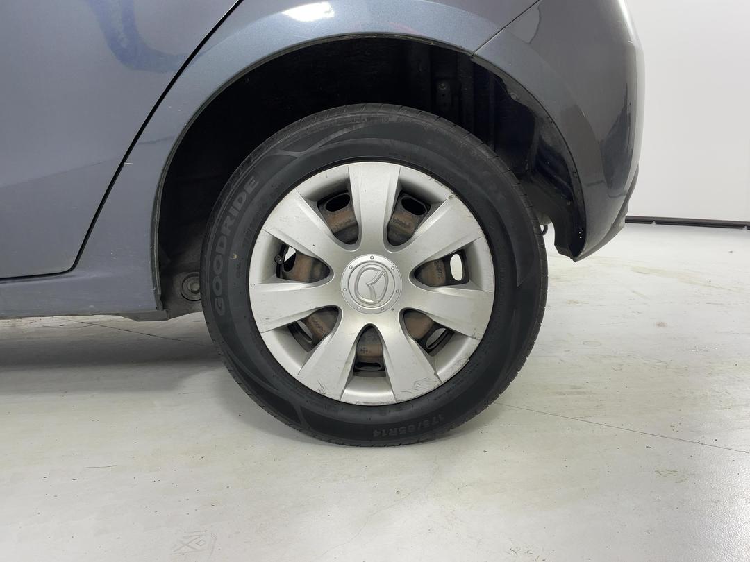 Photo '9' of Mazda Demio