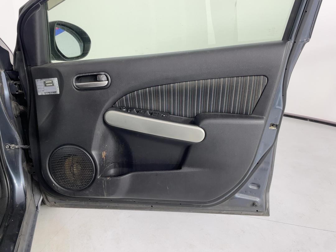 Photo '13' of Mazda Demio