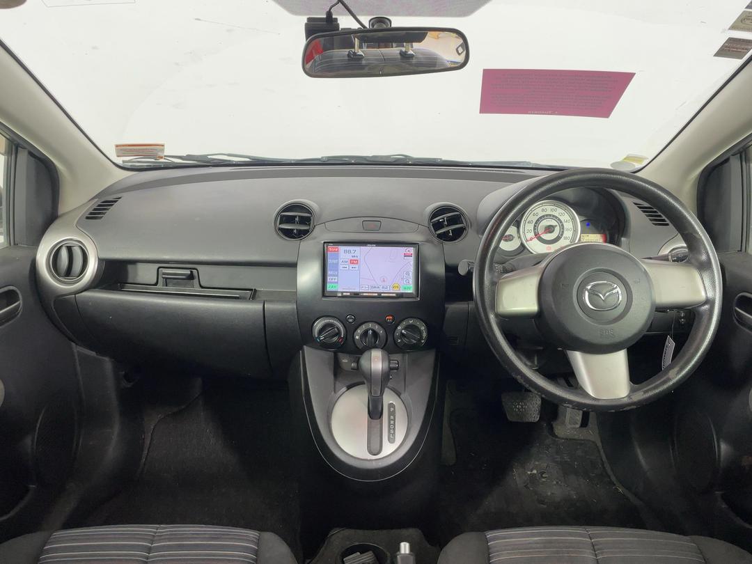 Photo '15' of Mazda Demio