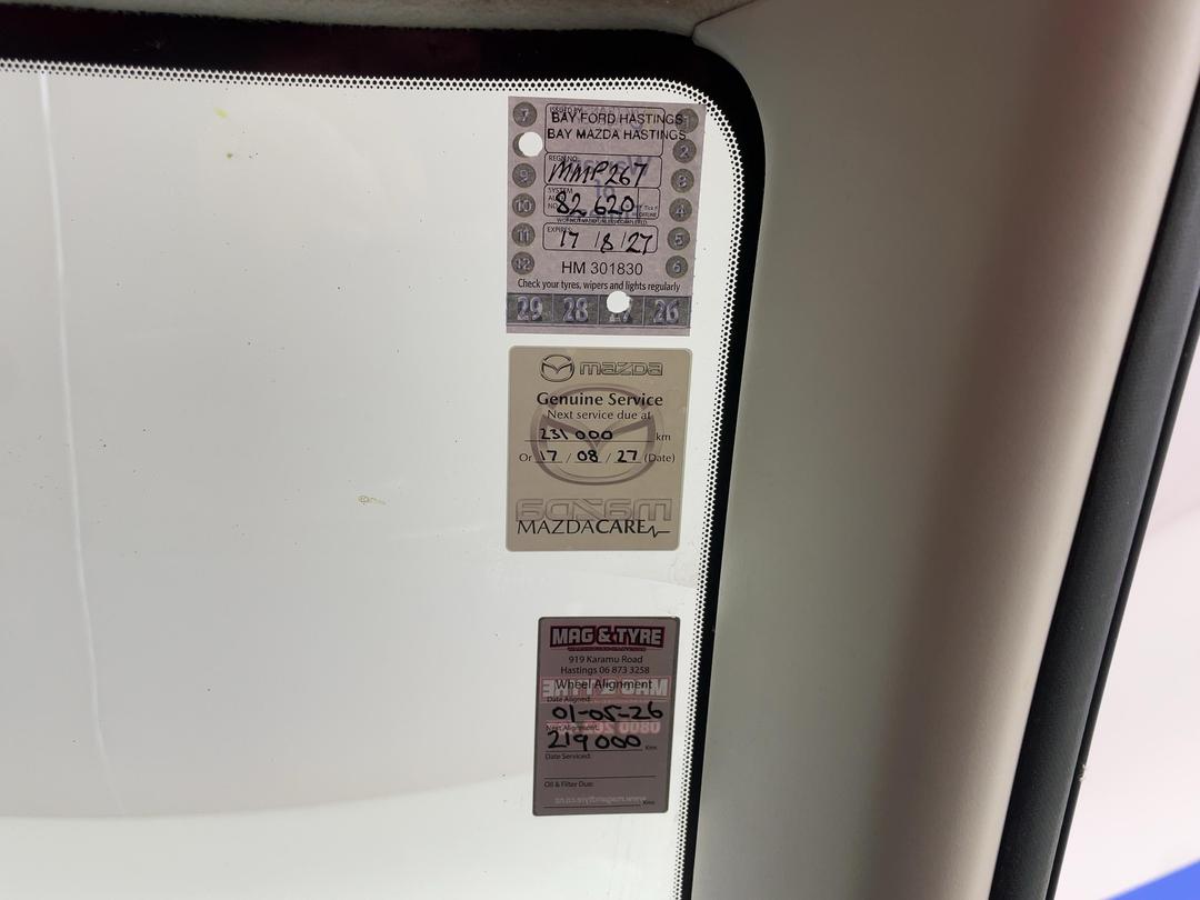 Photo '22' of Mazda Demio