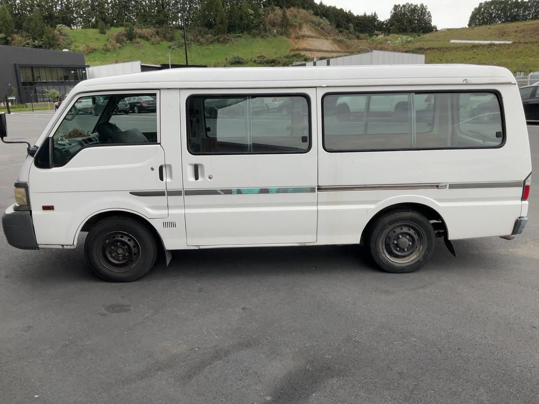 Photo '4' of Mazda E2000 LWB EGI