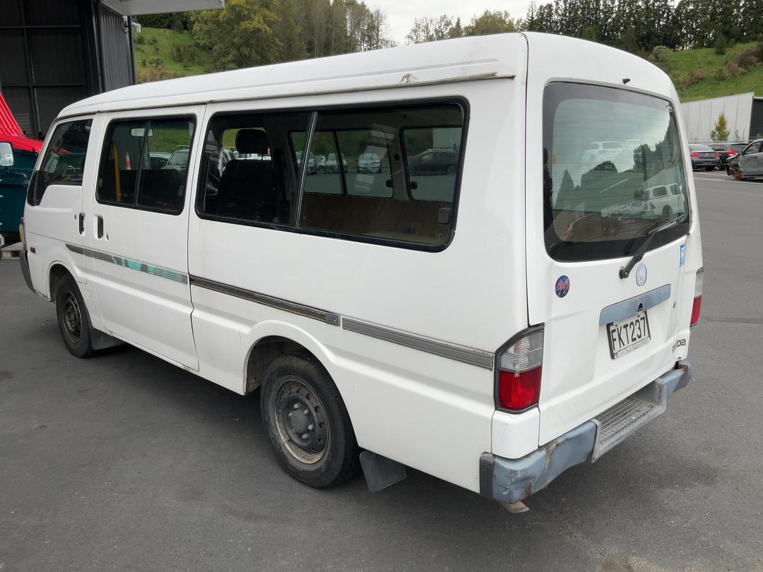 Photo '5' of Mazda E2000 LWB EGI
