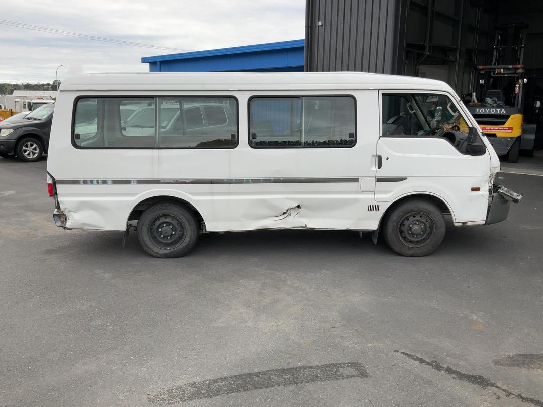 Photo '8' of Mazda E2000 LWB EGI