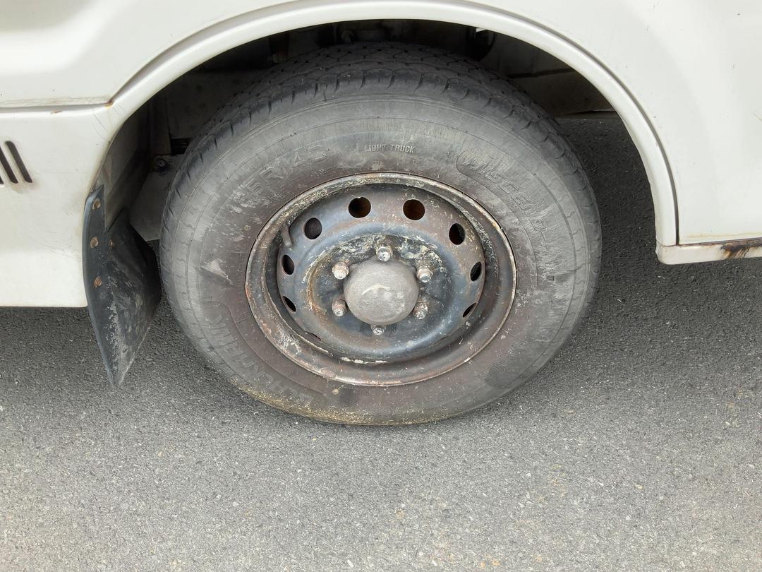 Photo '10' of Mazda E2000 LWB EGI