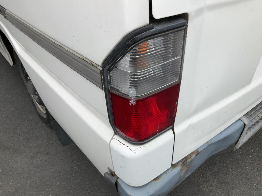 Photo '13' of Mazda E2000 LWB EGI