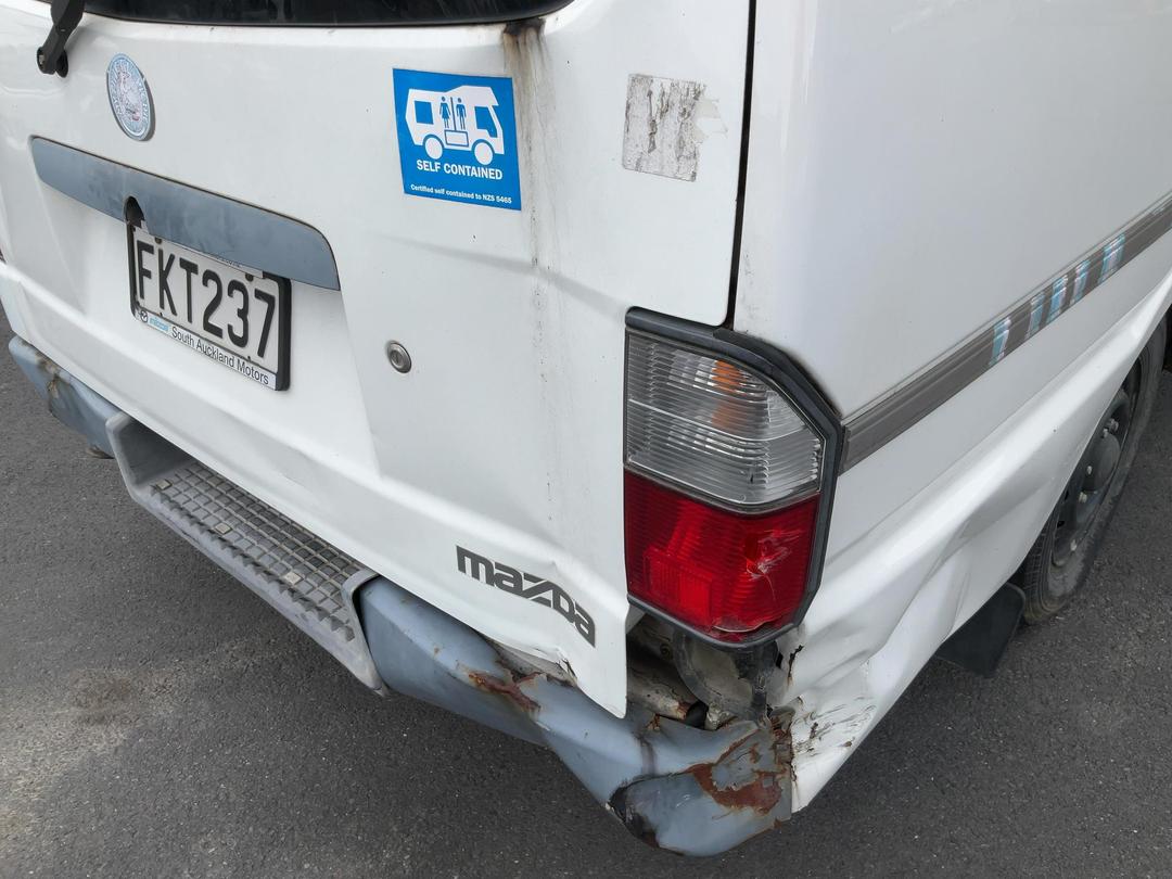 Photo '14' of Mazda E2000 LWB EGI