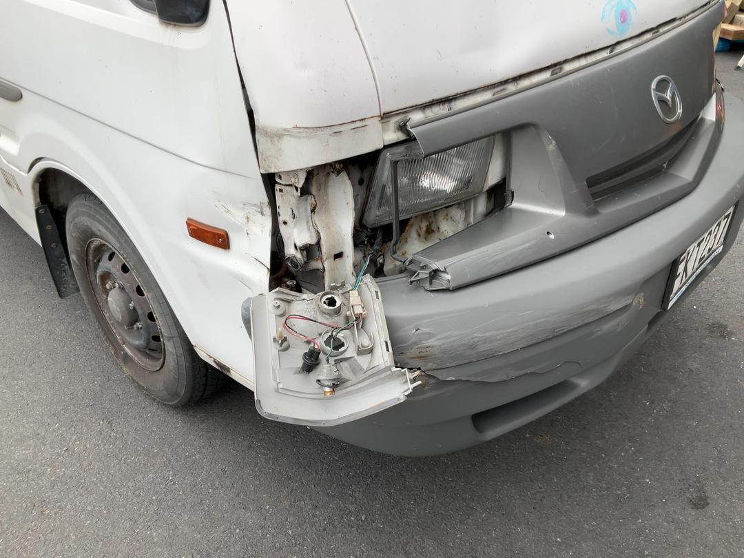 Photo '16' of Mazda E2000 LWB EGI