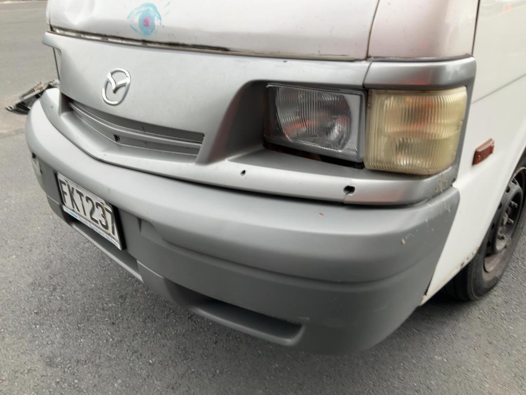 Photo '17' of Mazda E2000 LWB EGI