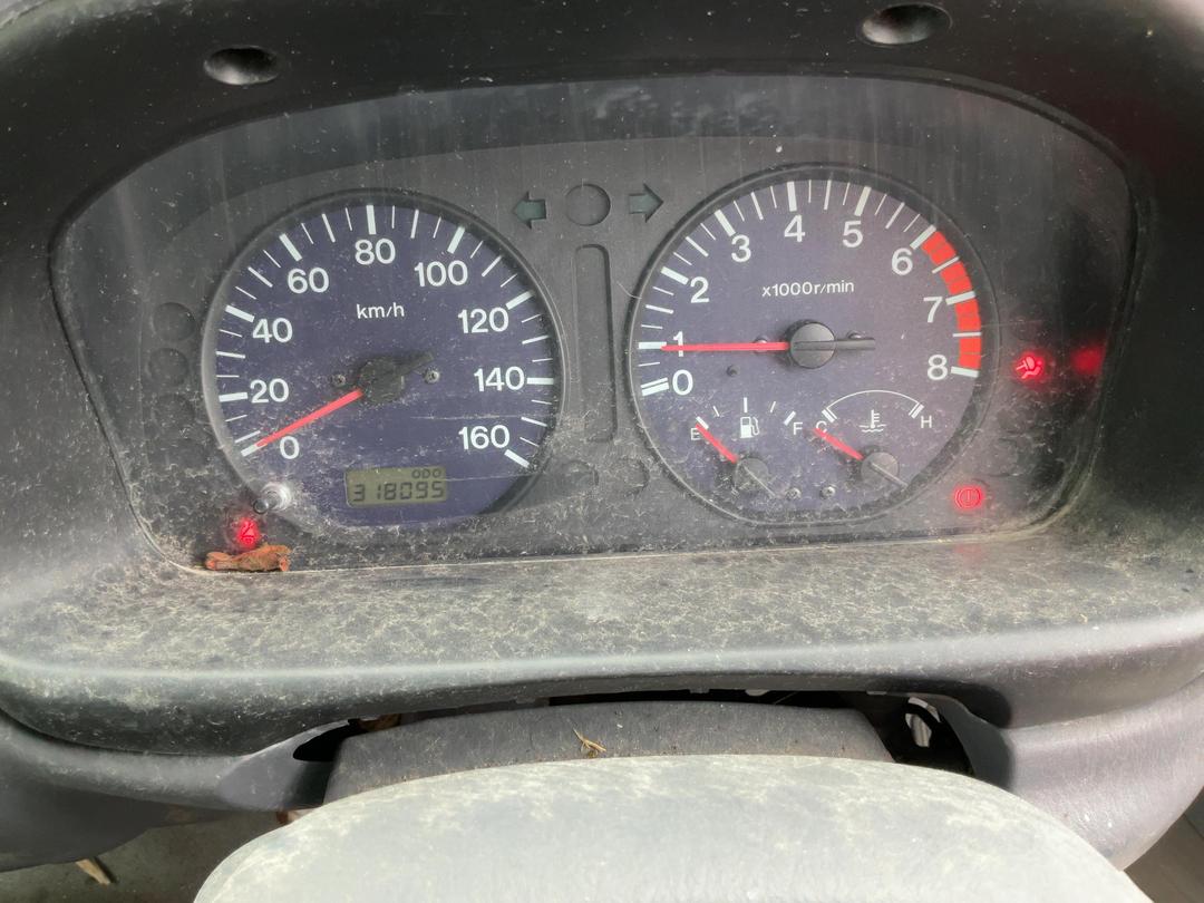 Photo '18' of Mazda E2000 LWB EGI