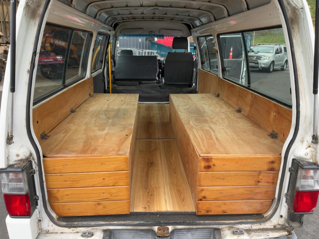 Photo '20' of Mazda E2000 LWB EGI