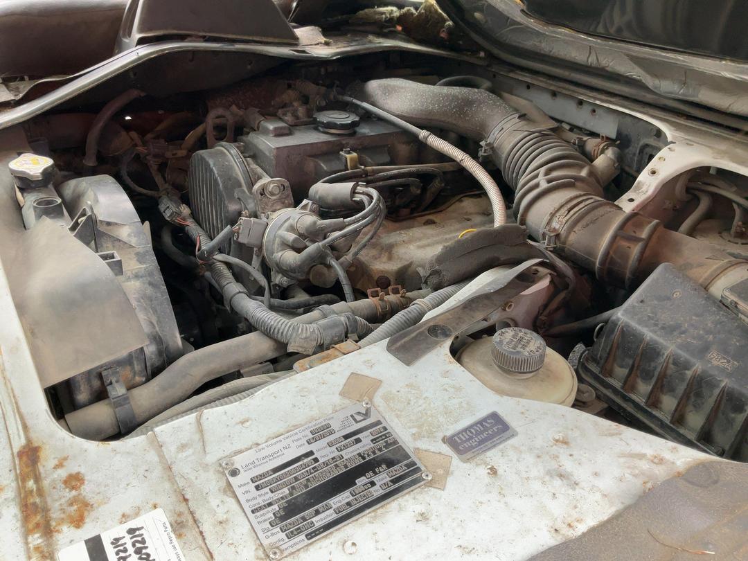 Photo '21' of Mazda E2000 LWB EGI