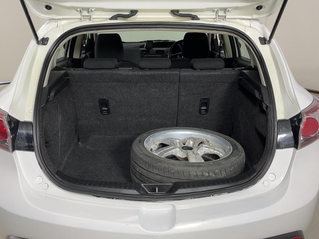 Photo '14' of Mazda Mazda3