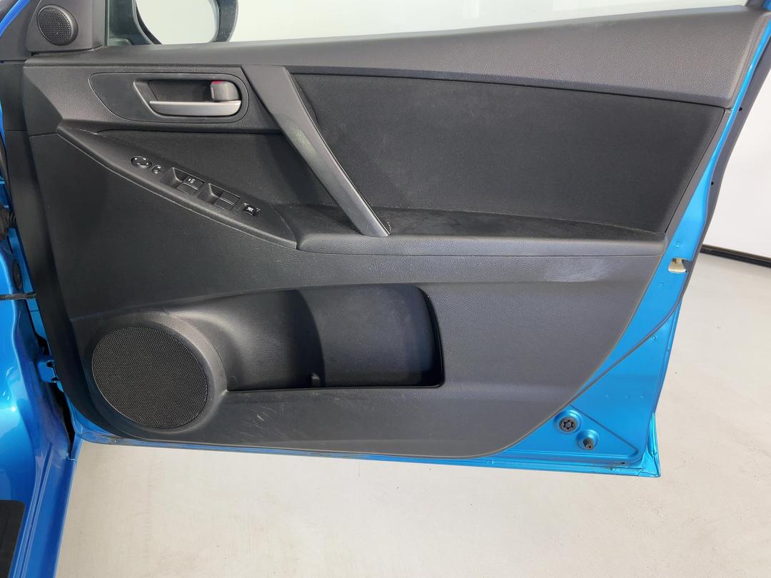 Photo '15' of Mazda Mazda3