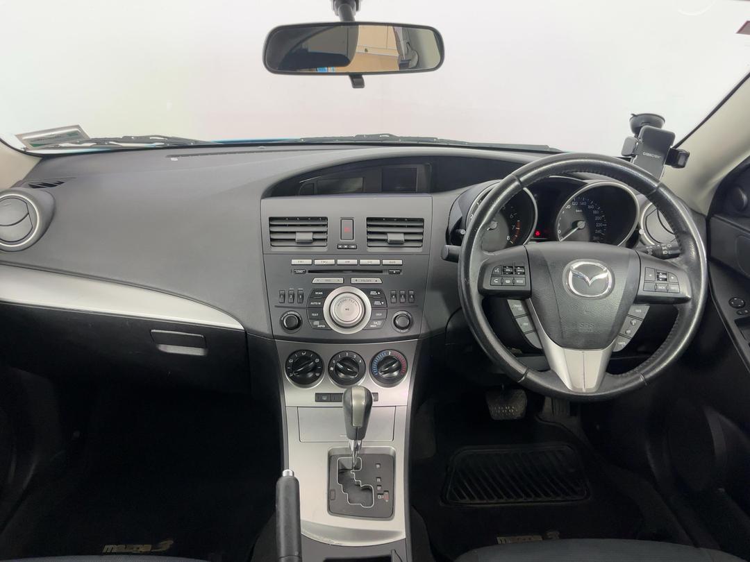 Photo '17' of Mazda Mazda3