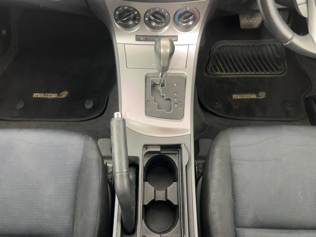 Photo '18' of Mazda Mazda3
