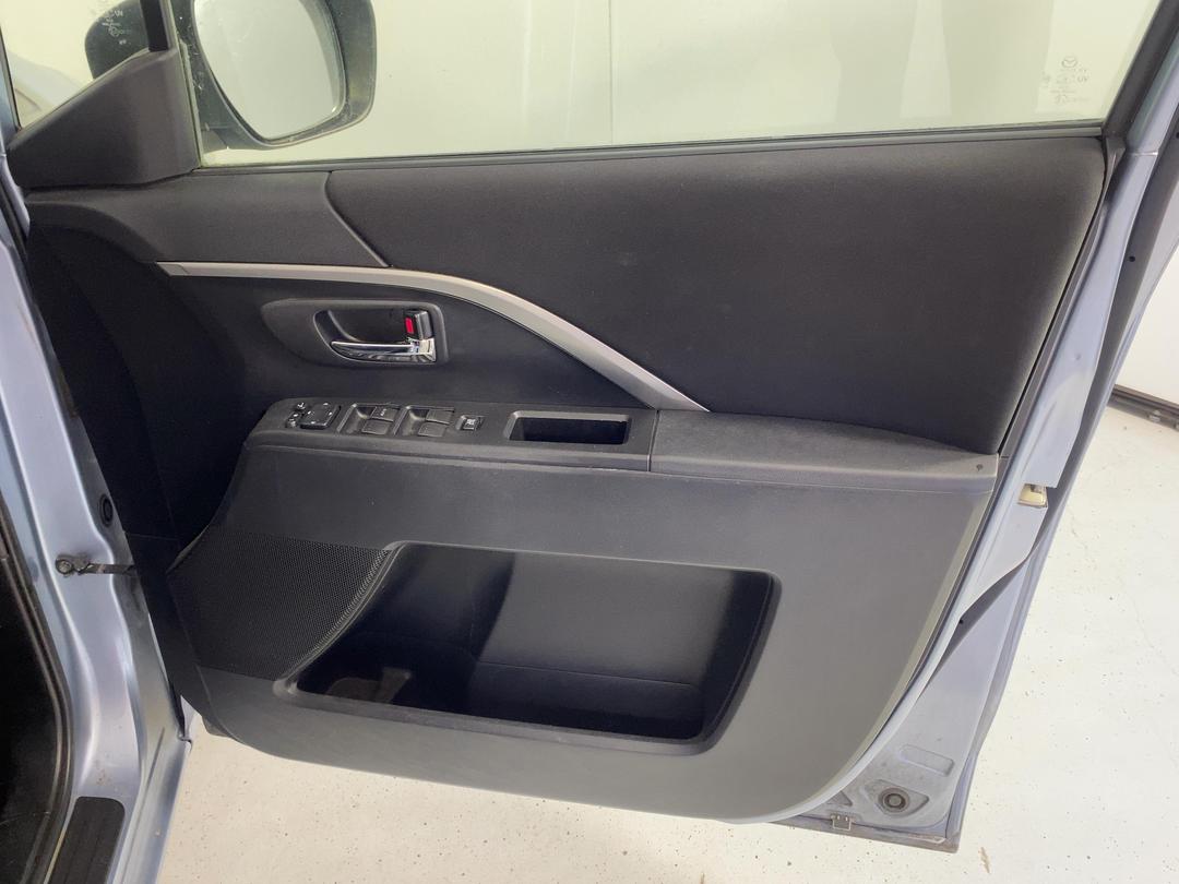 Photo '15' of Mazda Premacy