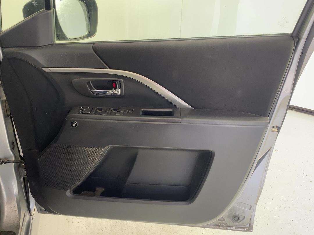 Photo '15' of Mazda Premacy
