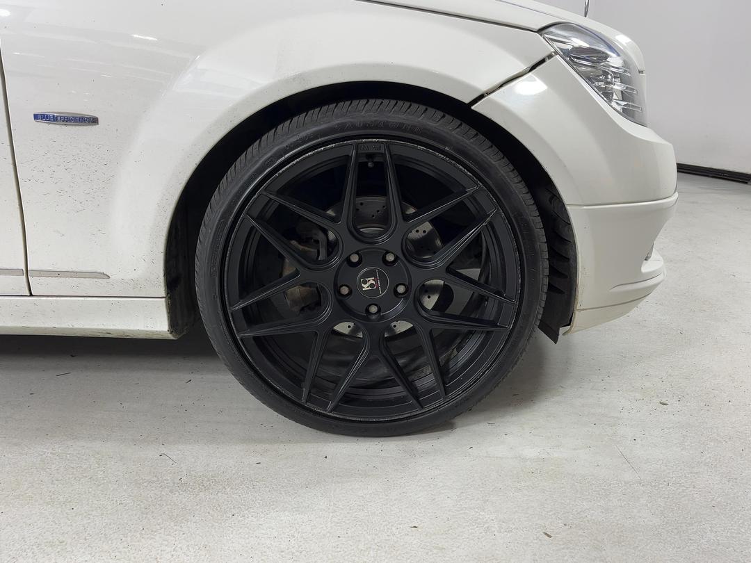 Photo '9' of Mercedes-Benz C-Class