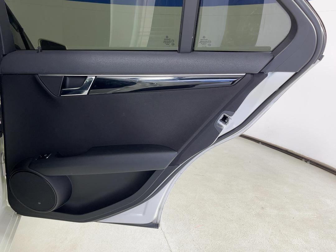 Photo '19' of Mercedes-Benz C-Class