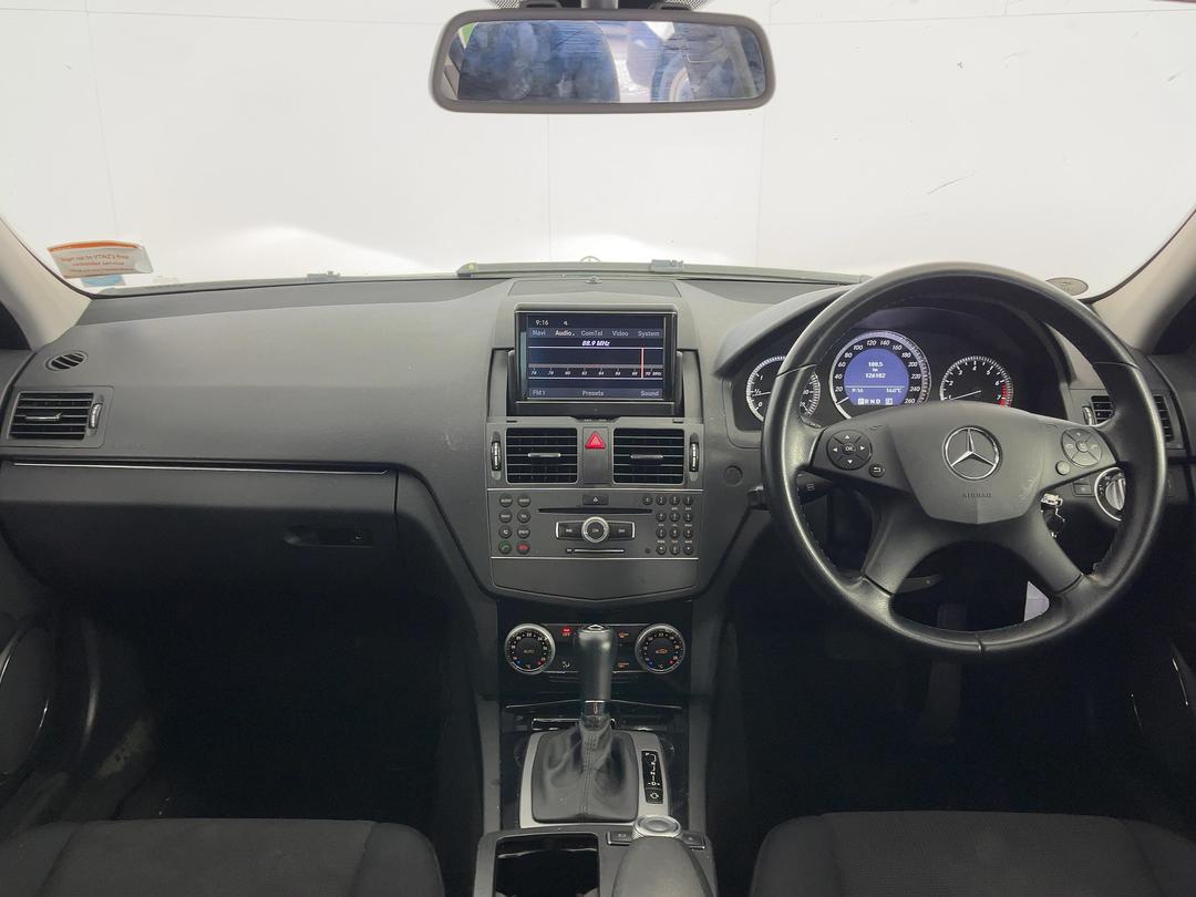 Photo '17' of Mercedes-Benz C-Class