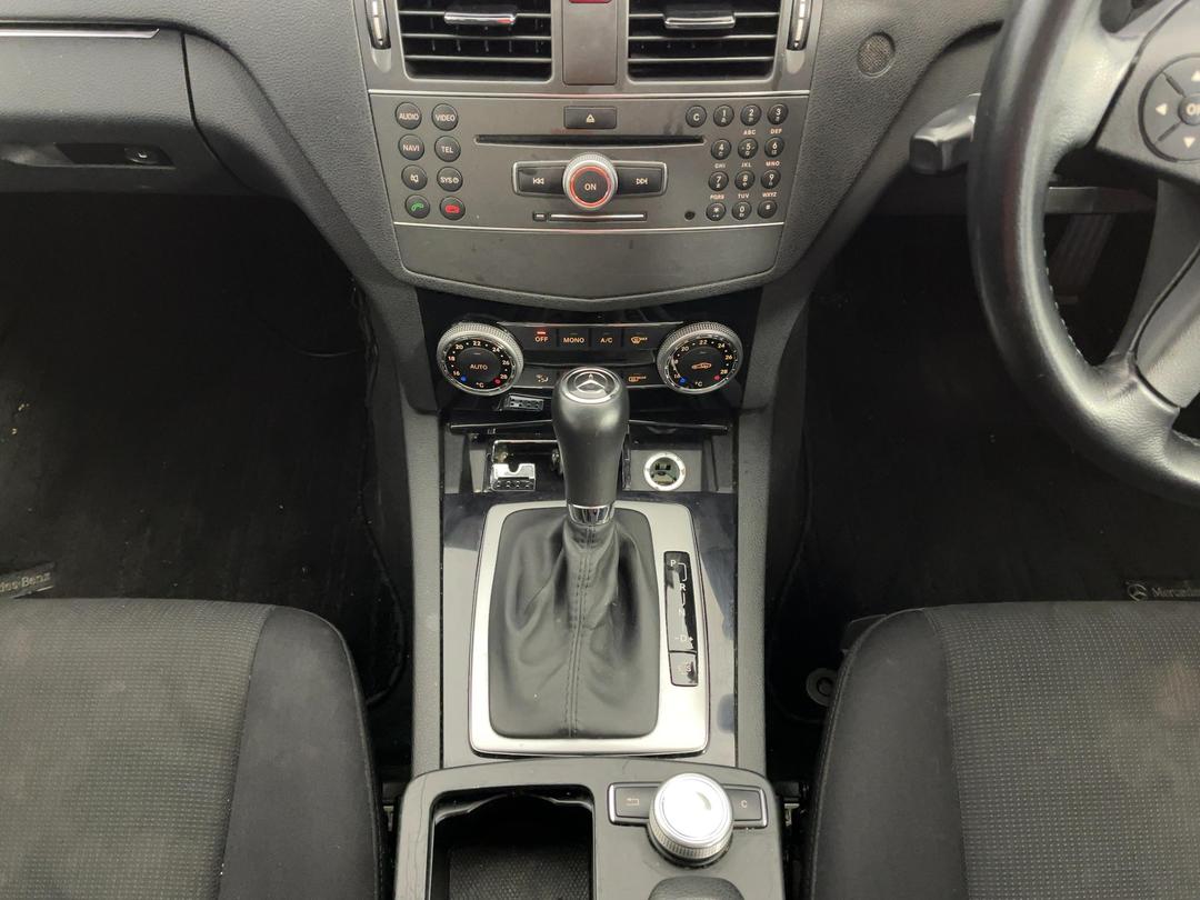 Photo '18' of Mercedes-Benz C-Class