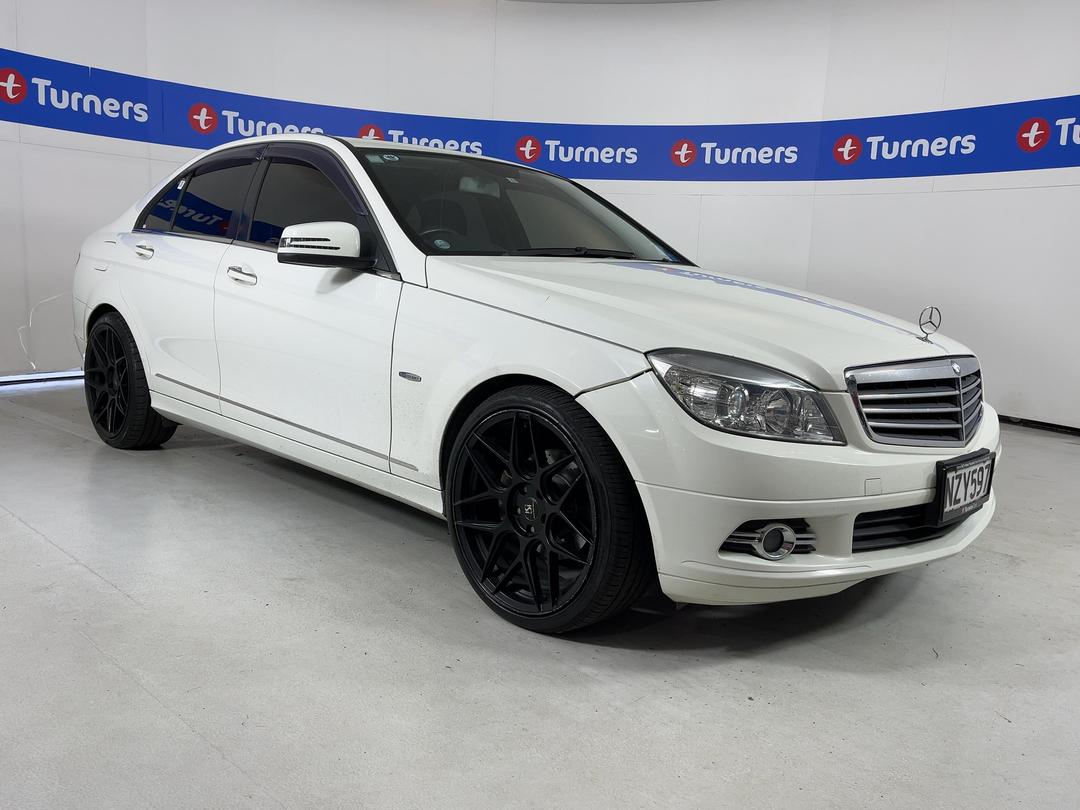 Photo '1' of Mercedes-Benz C-Class