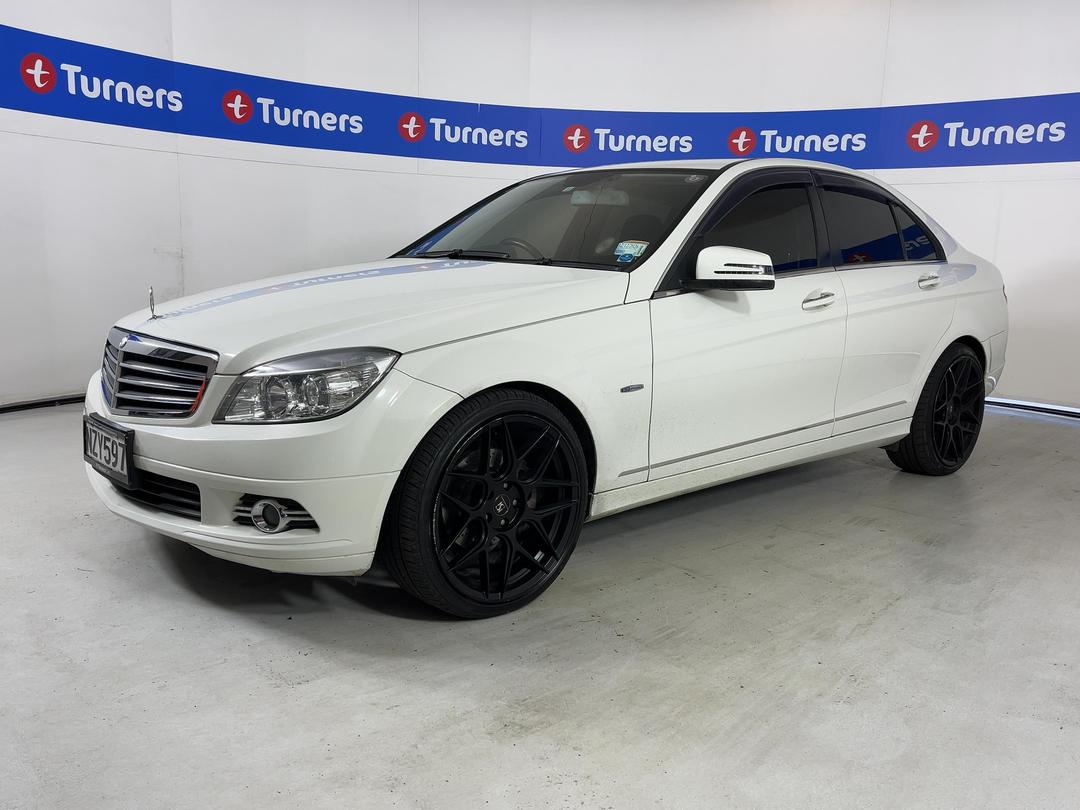 Photo '4' of Mercedes-Benz C-Class