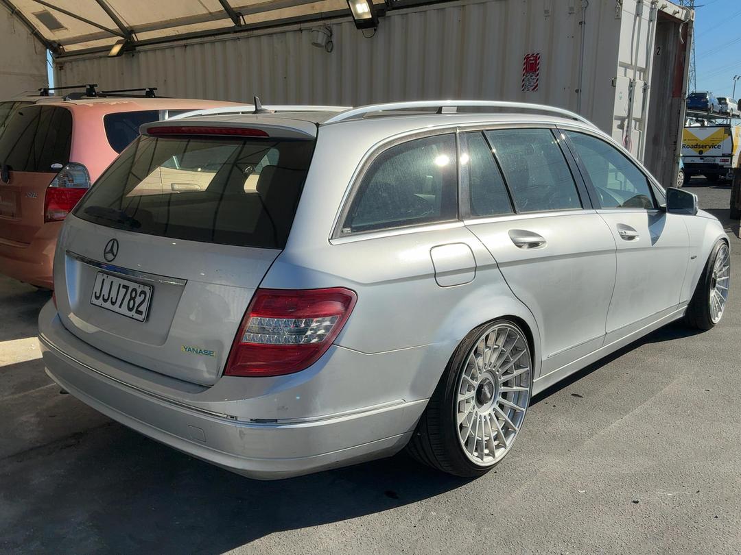 Photo '5' of Mercedes-Benz C-Class C200CGI Station Wagon Photo '5' of Mercedes-Benz C-Class C200CGI Station Wagon