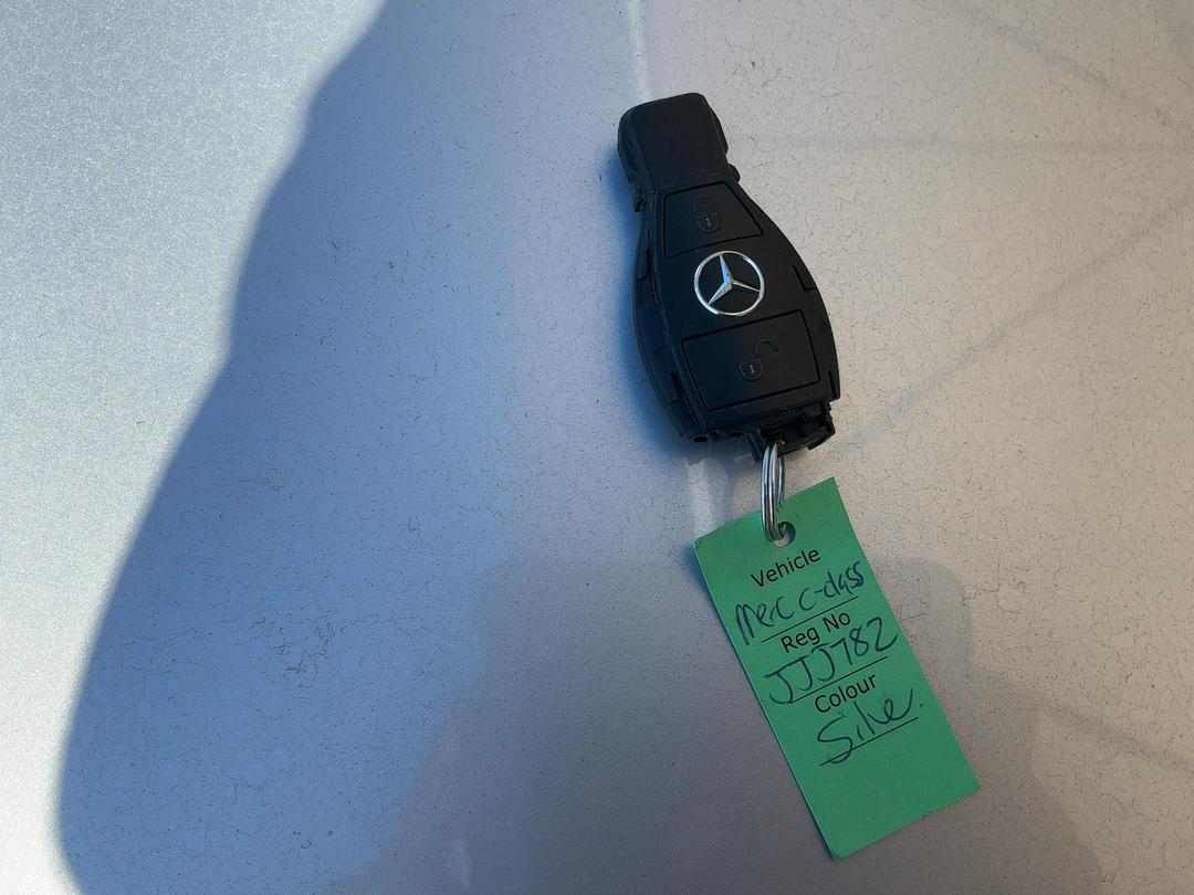 Photo '18' of Mercedes-Benz C-Class C200CGI Station Wagon Photo '18' of Mercedes-Benz C-Class C200CGI Station Wagon