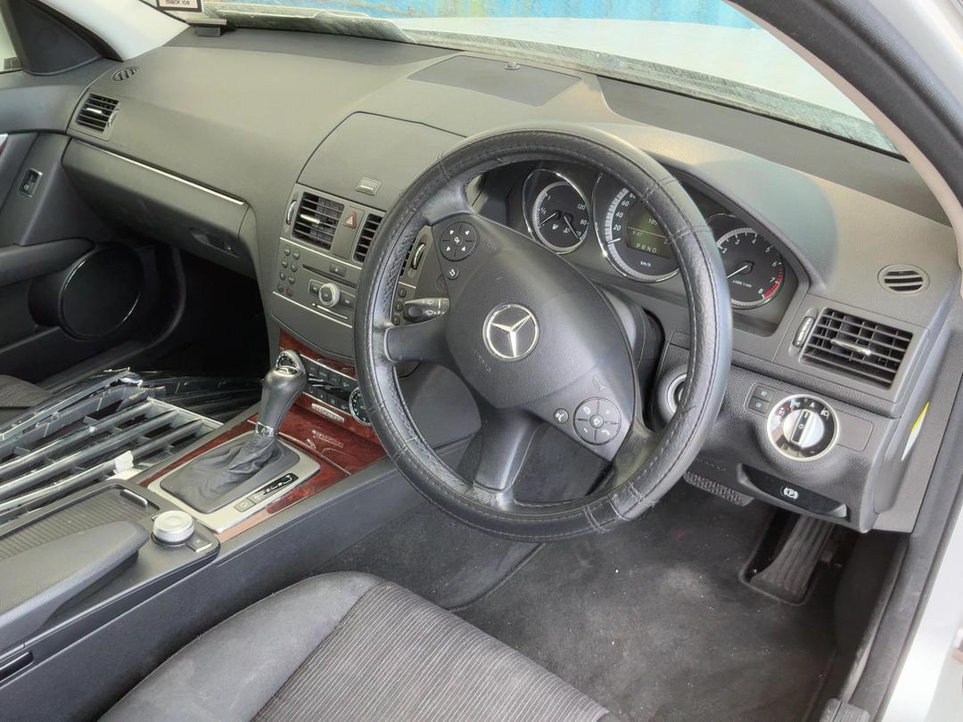 Photo '16' of Mercedes-Benz C200