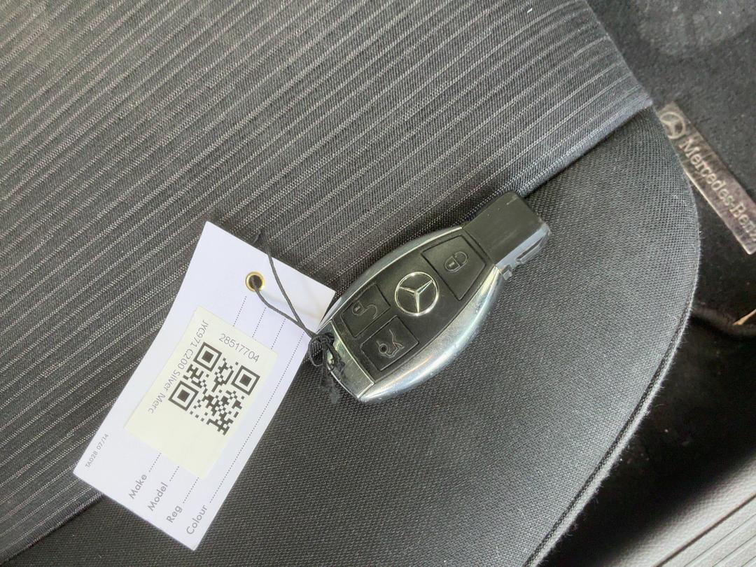 Photo '17' of Mercedes-Benz C200