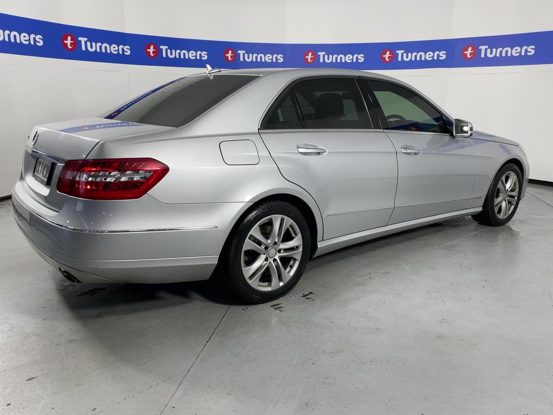 Photo '7' of Mercedes-Benz E-Class