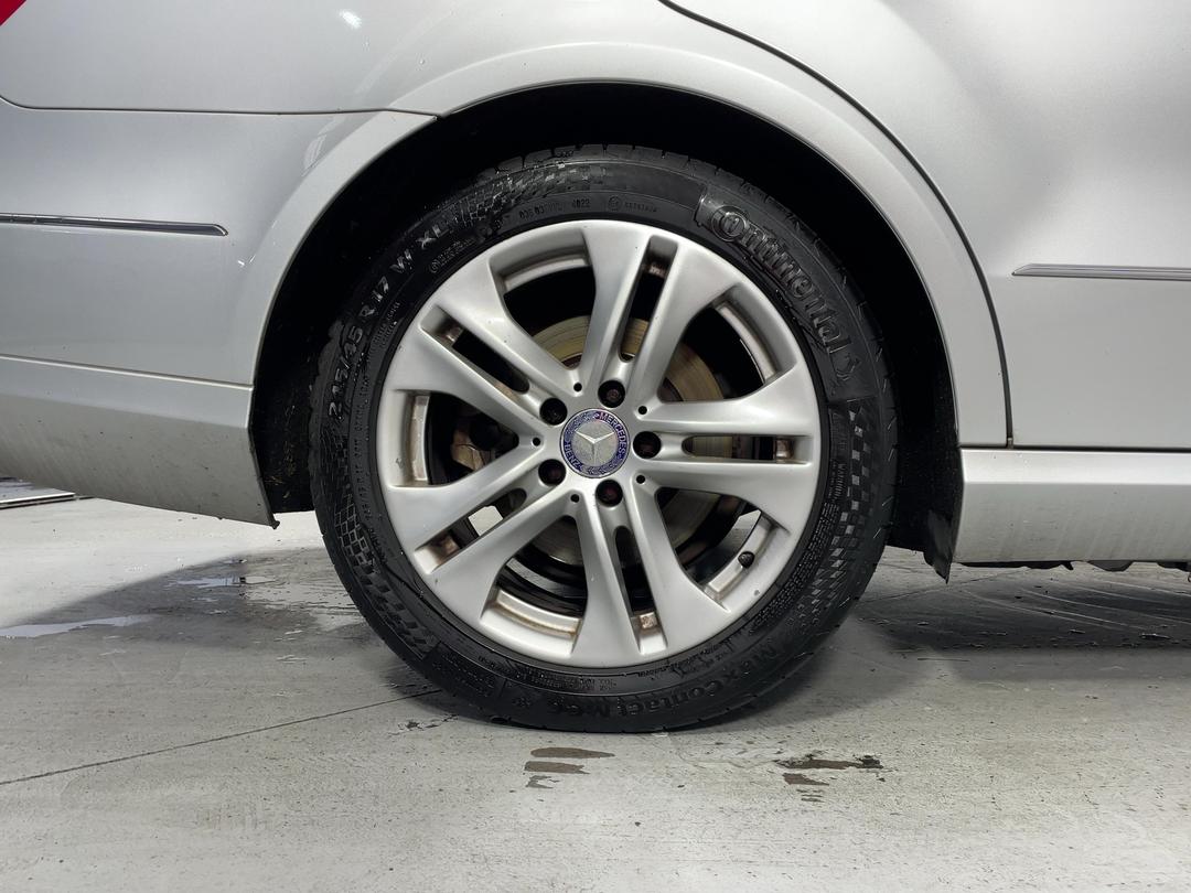 Photo '12' of Mercedes-Benz E-Class