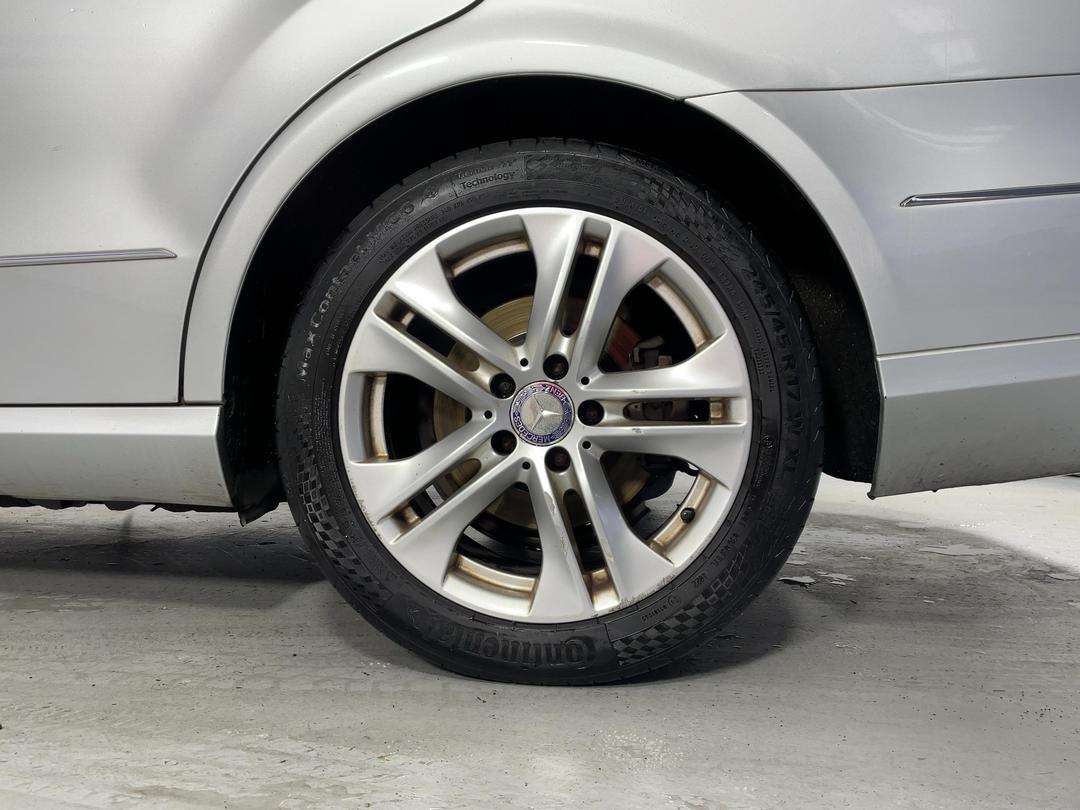 Photo '11' of Mercedes-Benz E-Class