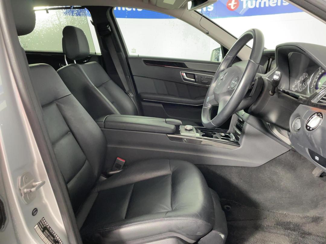 Photo '16' of Mercedes-Benz E-Class