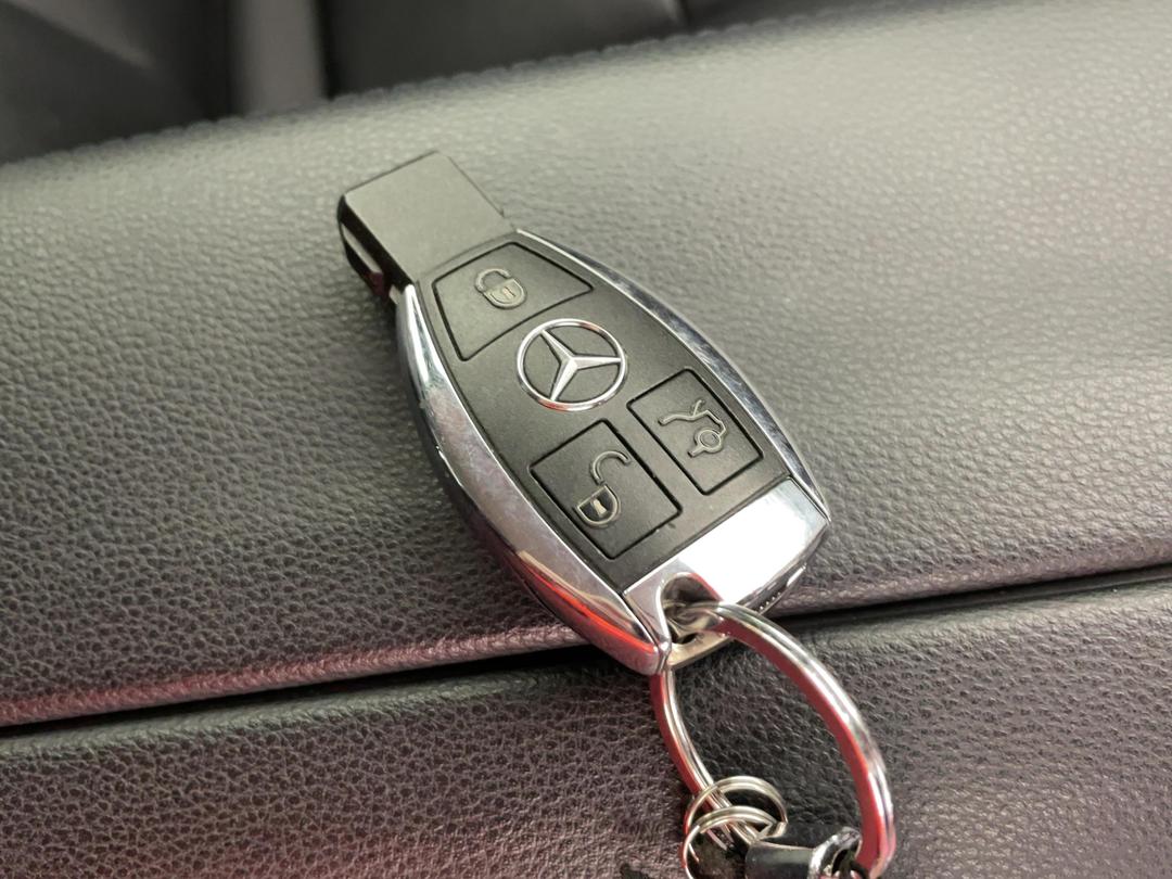 Photo '22' of Mercedes-Benz E-Class