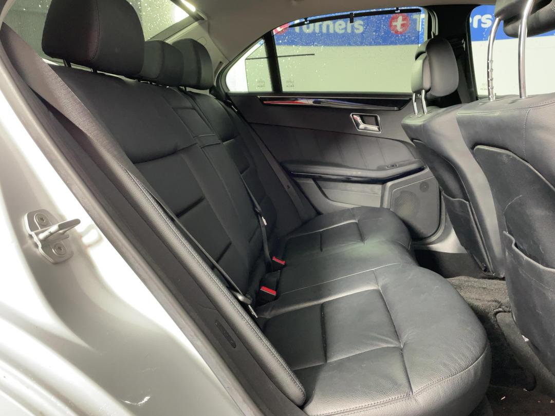Photo '20' of Mercedes-Benz E-Class