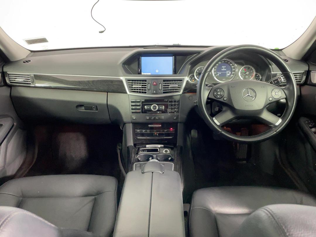 Photo '17' of Mercedes-Benz E-Class