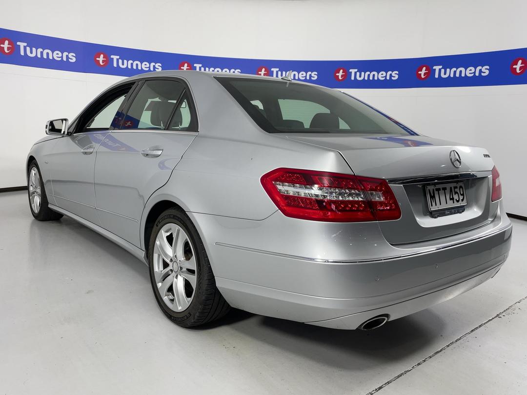Photo '10' of Mercedes-Benz E-Class E350 Bluetec Photo '10' of Mercedes-Benz E-Class E350 Bluetec