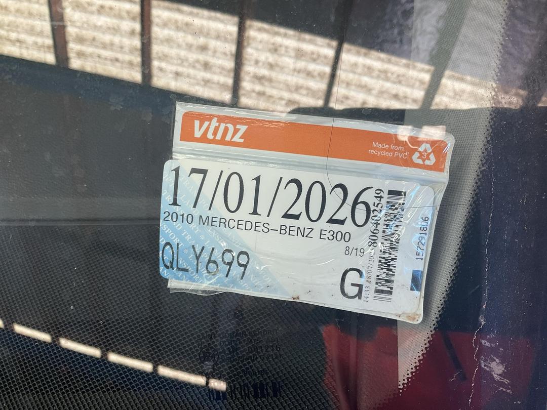 Photo '12' of Mercedes-Benz E300