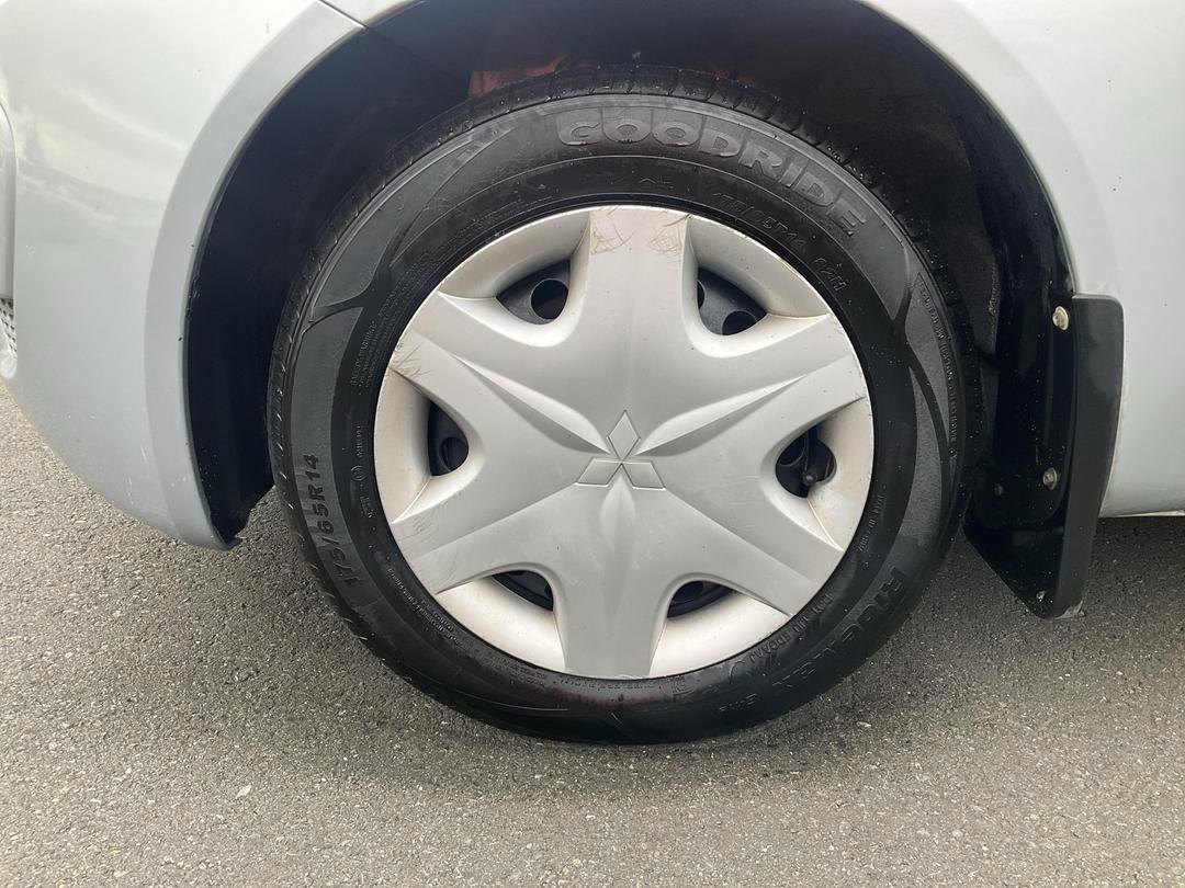 Photo '10' of Mitsubishi Colt